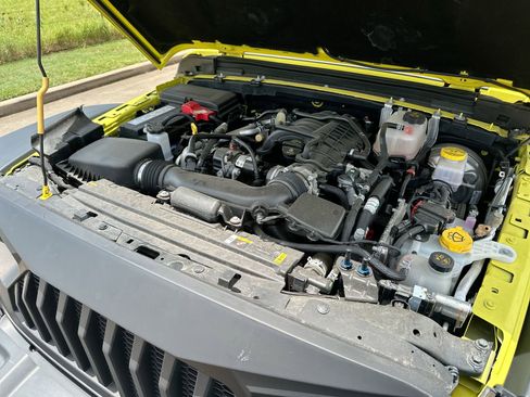 Used 2022 Jeep Wrangler Unlimited Sport image 24