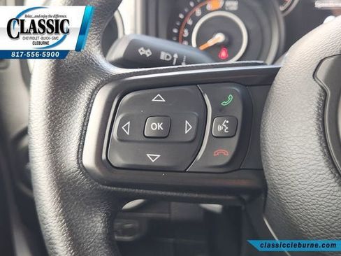 Used 2025 Jeep Wrangler Sport AWD/4WD image 27