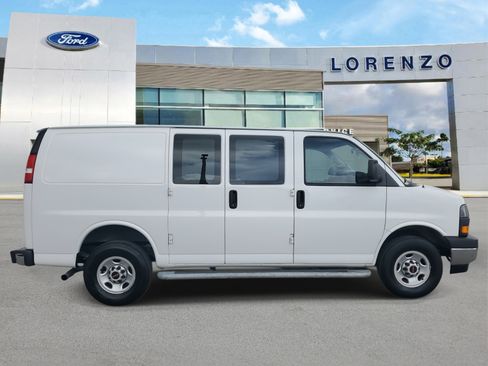 Used 2023 GMC Savana 2500 w/ Driver Convenience Package image 4