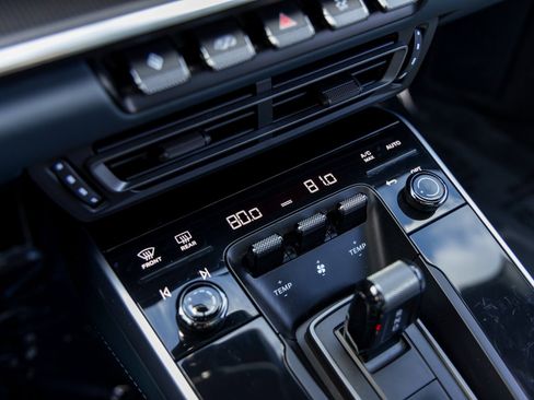 Used 2022 Porsche 911 Turbo S image 40