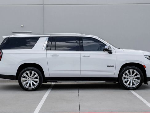 Used 2021 Chevrolet Suburban Premier w/ Texas Edition RWD image 10