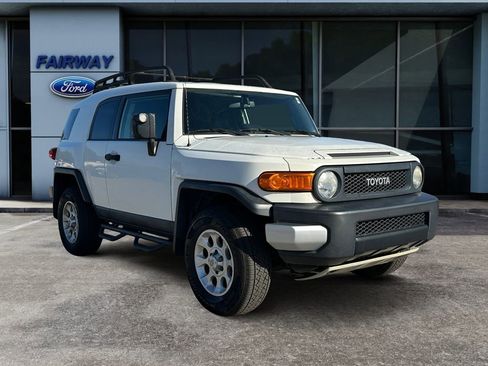 Used 2011 Toyota FJ Cruiser 4WD image 3