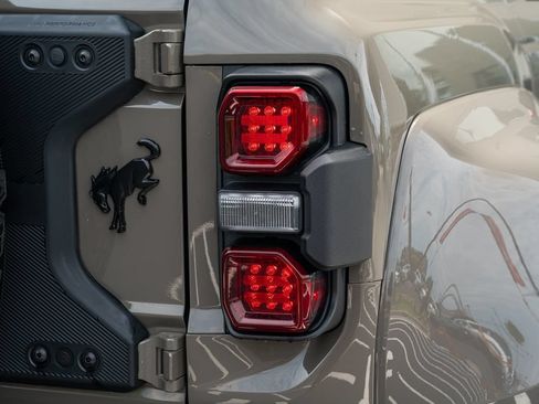 Used 2025 Ford Bronco Raptor AWD/4WD image 13