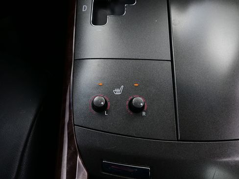 Used 2012 Toyota Avalon image 21