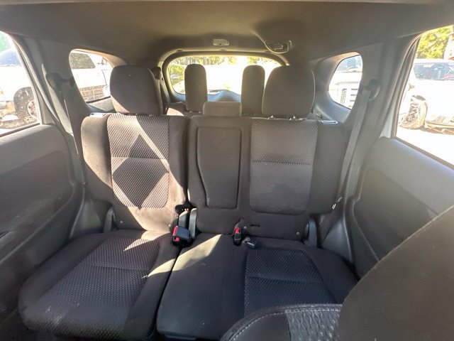 Used 2018 Mitsubishi Outlander ES AWD/4WD image 16