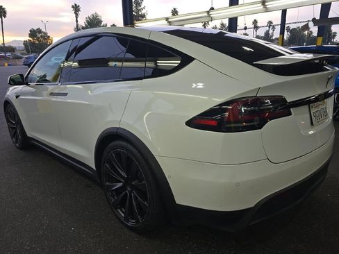 Used 2022 Tesla Model X Plaid image 4