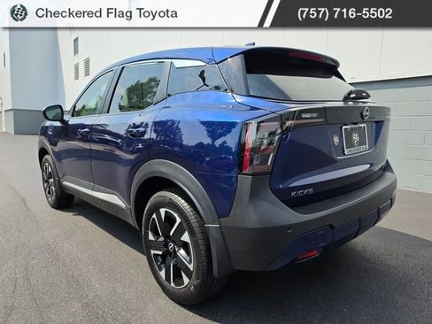 Used 2025 Nissan Kicks SV AWD/4WD image 3