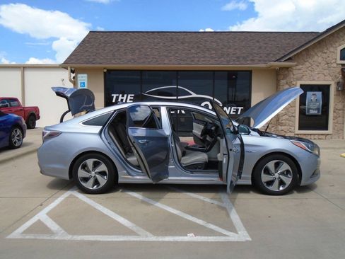 Used 2016 Hyundai Sonata Limited w/ Option Group 02 FWD image 21