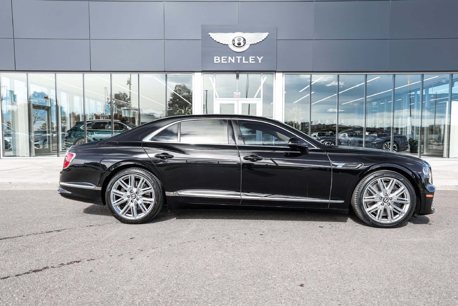 Certified 2022 Bentley Flying Spur V8 AWD/4WD image 14