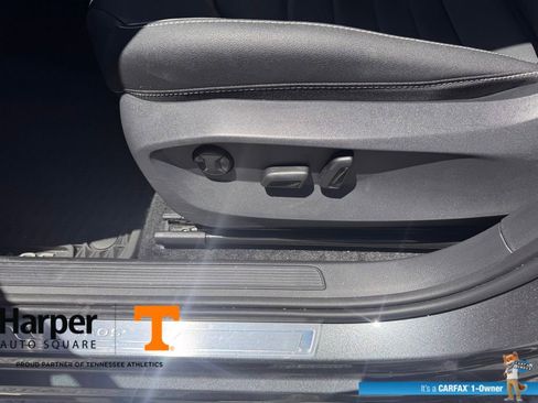Used 2025 Volkswagen Taos SEL AWD/4WD image 18