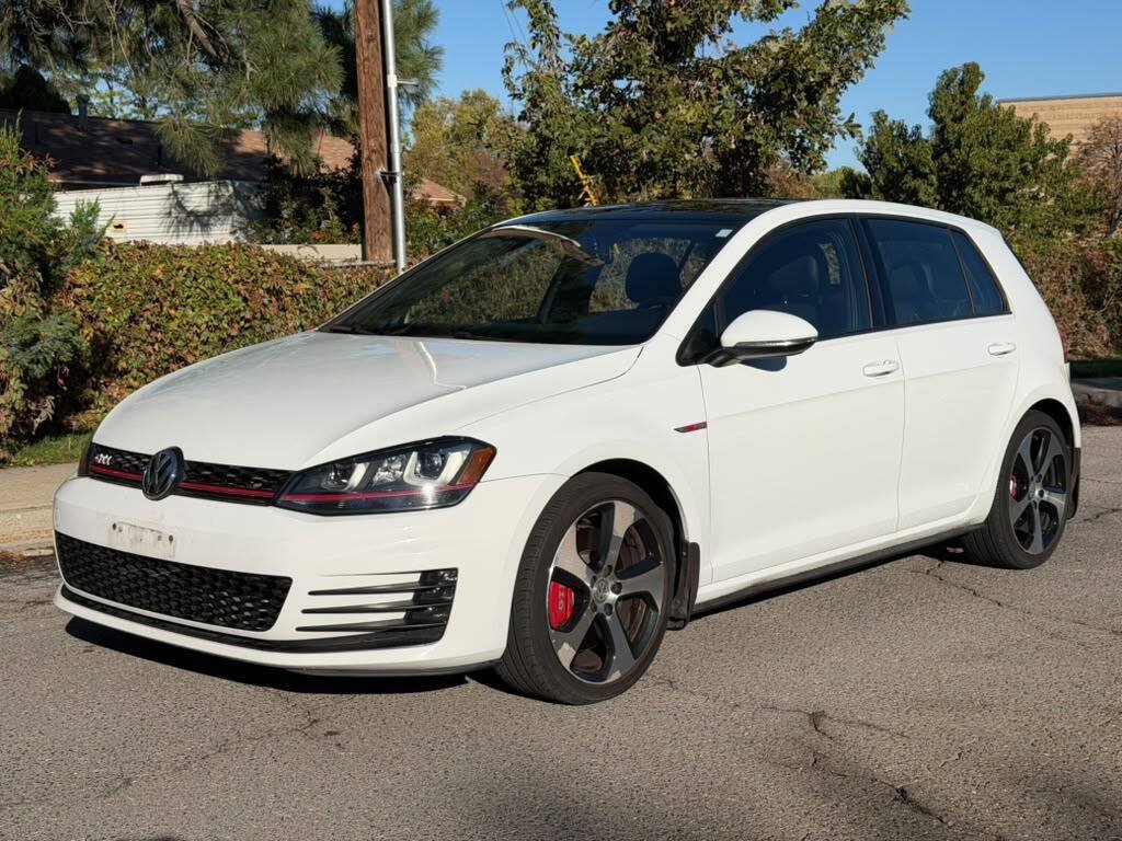 Used 2017 Volkswagen GTI SE FWD image 1