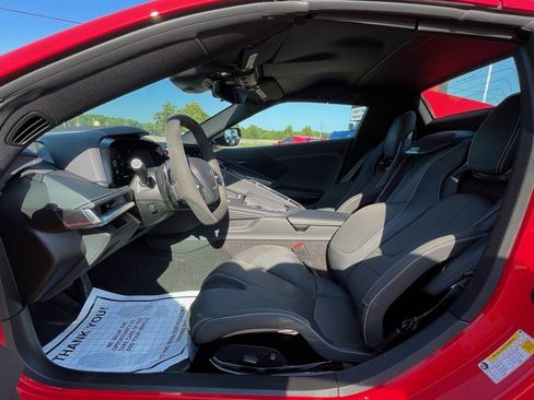 Used 2024 Chevrolet Corvette Stingray Convertible w/ Z51 Performance Package image 18