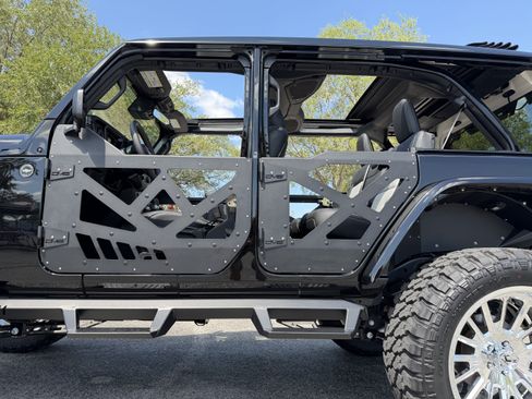 Used 2024 Jeep Wrangler Unlimited Rubicon AWD/4WD image 20