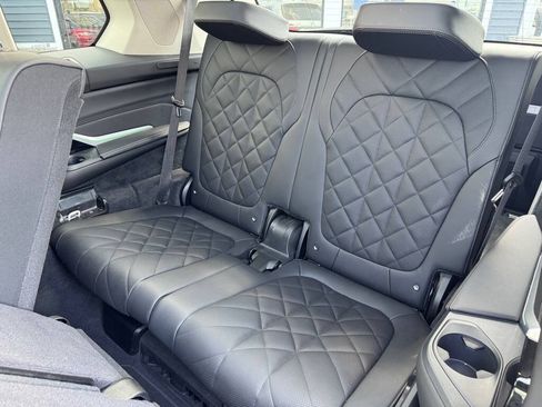 Used 2024 BMW X7 xDrive40i AWD/4WD image 39