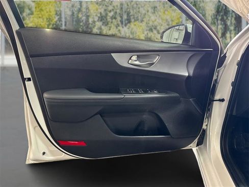 Used 2024 Kia Forte LXS FWD image 17