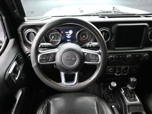 Used 2019 Jeep Wrangler Unlimited Sahara image 18