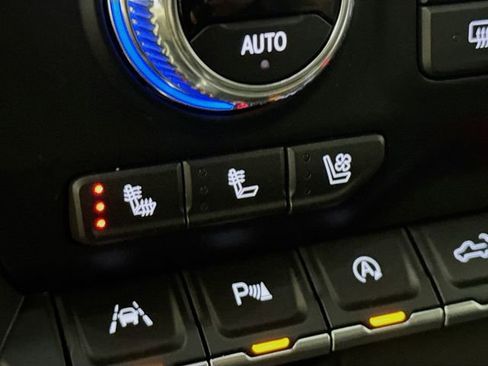 Used 2021 GMC Sierra 1500 AT4 w/ Technology Package image 25