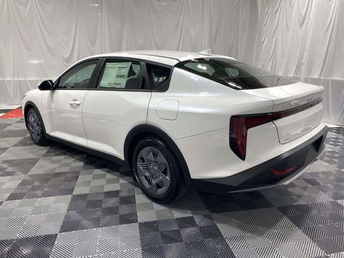 New 2026 Kia K4 LX image 2
