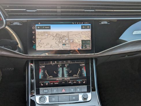 Used 2021 Audi Q8 Premium Plus w/ Premium Plus Package AWD/4WD image 22
