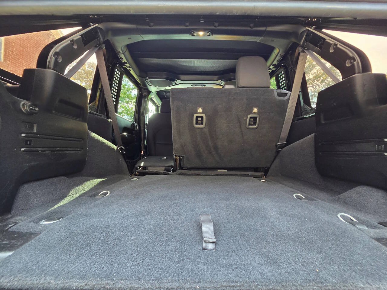 Used 2018 Jeep Wrangler Unlimited Sport S AWD/4WD image 24