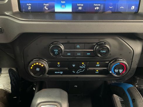 Used 2024 Ford Bronco Black Diamond AWD/4WD image 5