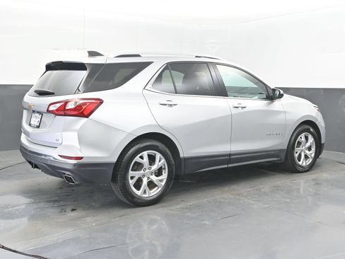 Used 2019 Chevrolet Equinox LT w/ Sun & Navigation Package FWD image 9