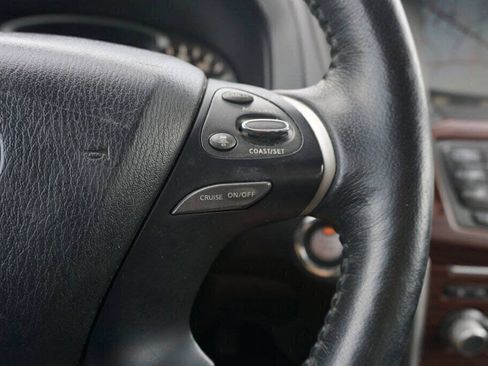 Used 2020 Nissan Pathfinder Platinum image 29