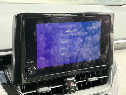 Used 2025 Toyota Corolla LE FWD image 6