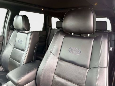 Used 2018 Jeep Grand Cherokee Overland RWD image 20