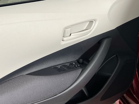 Used 2024 Toyota Corolla LE FWD image 17