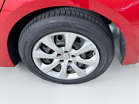 Used 2021 Toyota Corolla LE image 35