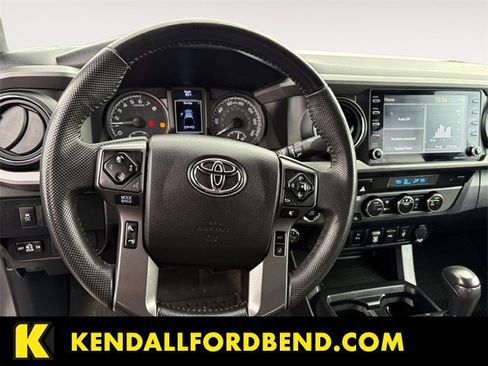 Used 2022 Toyota Tacoma TRD Off-Road w/ Technology Package image 12