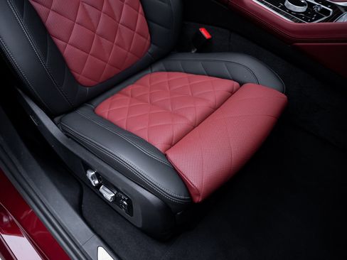 Used 2025 BMW X6 xDrive40i w/ Executive Package image 65