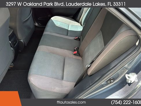 Used 2018 Toyota Corolla LE FWD image 23