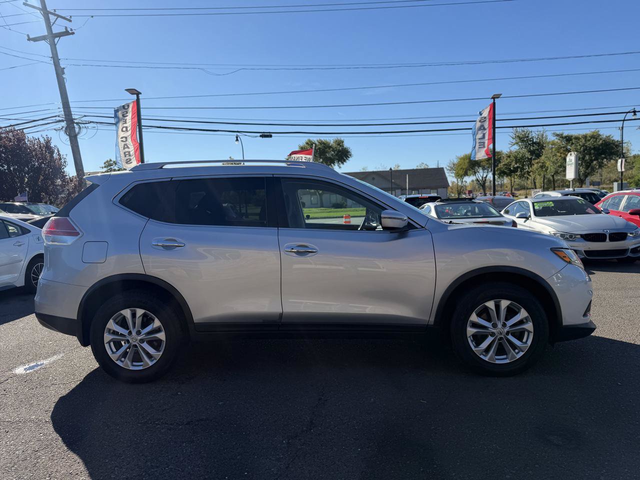Used 2016 Nissan Rogue SV FWD image 3