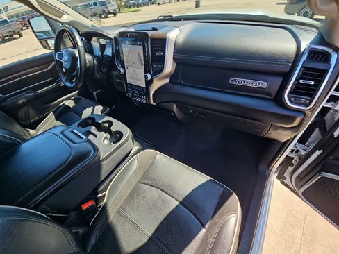 Used 2024 RAM 2500 Laramie AWD/4WD image 30