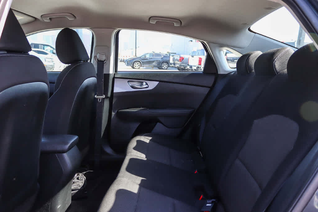 Used 2022 Kia Forte LXS FWD image 10
