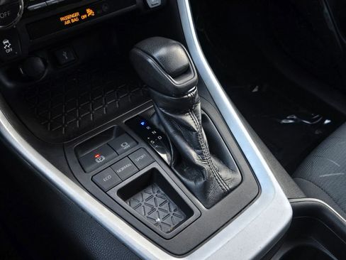 Used 2021 Toyota RAV4 XLE image 15