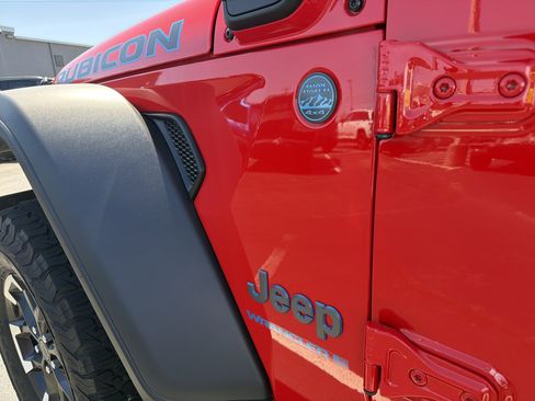 Certified 2025 Jeep Wrangler Unlimited Rubicon 4xe w/ Safety Group AWD/4WD image 38