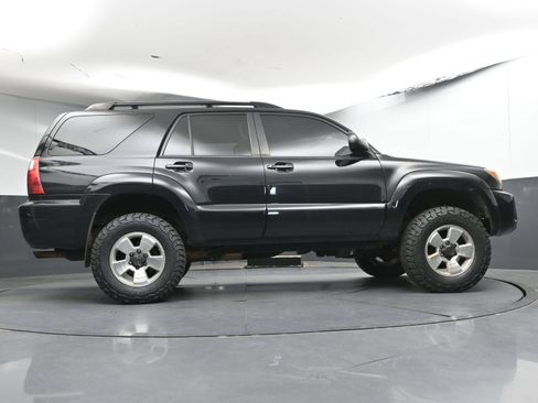 Used 2007 Toyota 4Runner SR5 AWD/4WD image 23