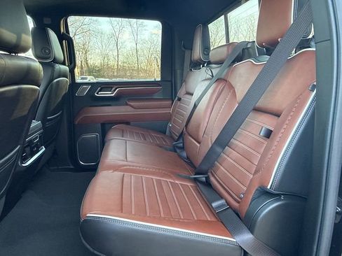 Used 2024 GMC Sierra 2500 Denali Ultimate image 17