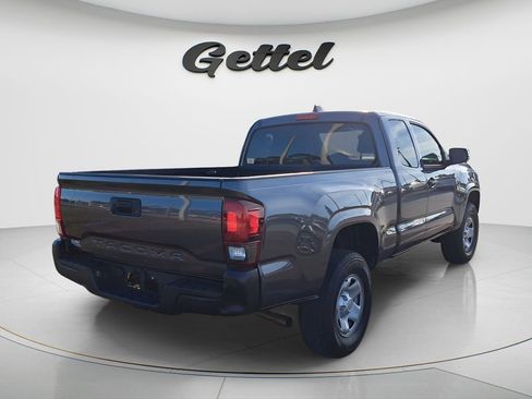 Used 2020 Toyota Tacoma SR image 3