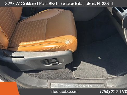 Used 2017 Land Rover Discovery HSE AWD/4WD image 49