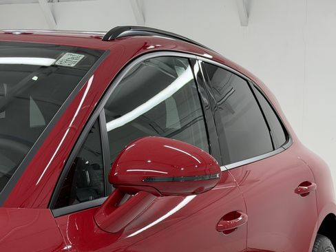 New 2026 Porsche Macan image 19