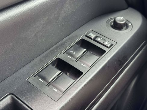 Used 2015 Jeep Patriot Latitude AWD/4WD image 20