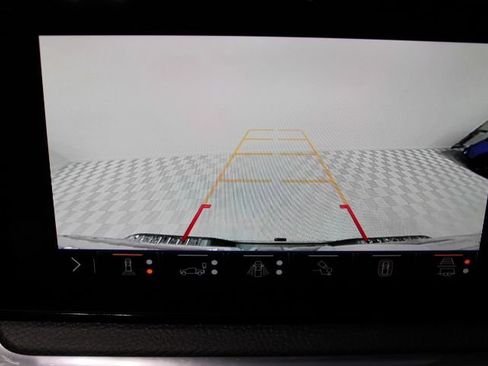 Used 2025 GMC Sierra 2500 Denali image 4