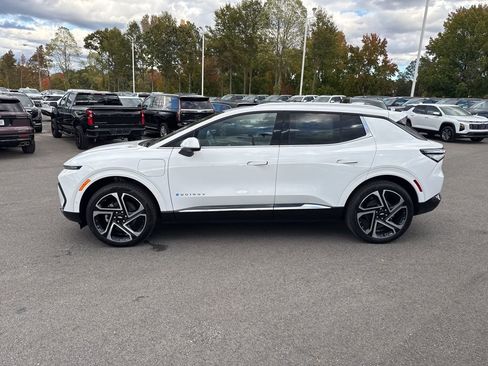 New 2026 Chevrolet Equinox EV LT image 2