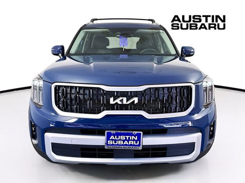 Used 2025 Kia Telluride EX w/ EX Captain's Chair Package FWD image 2