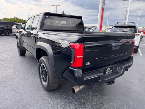 Used 2024 Toyota Tacoma TRD Off-Road AWD/4WD image 3