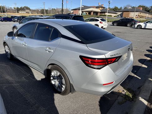 Used 2023 Nissan Sentra S image 7